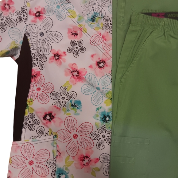 Flowers scrub set - Picture 3 of 3